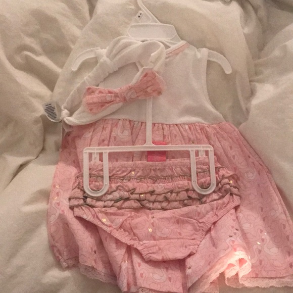 Girls dress - Picture 2 of 2